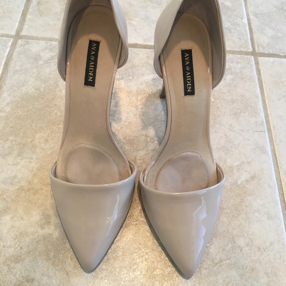 Ava & Aiden D’orsey pump.